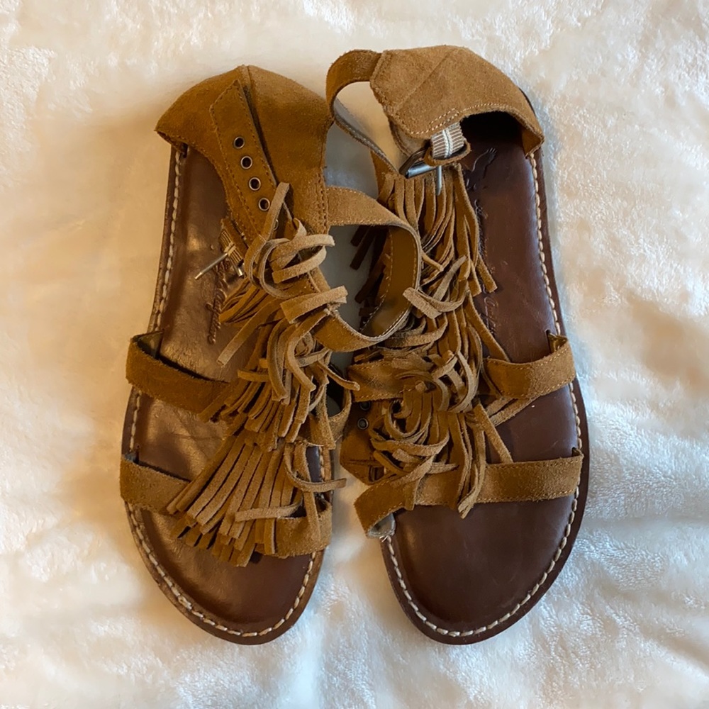 American Eagle sandals